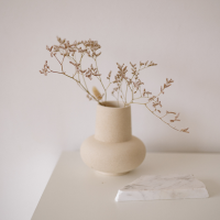 I love the vases! I love the vases!